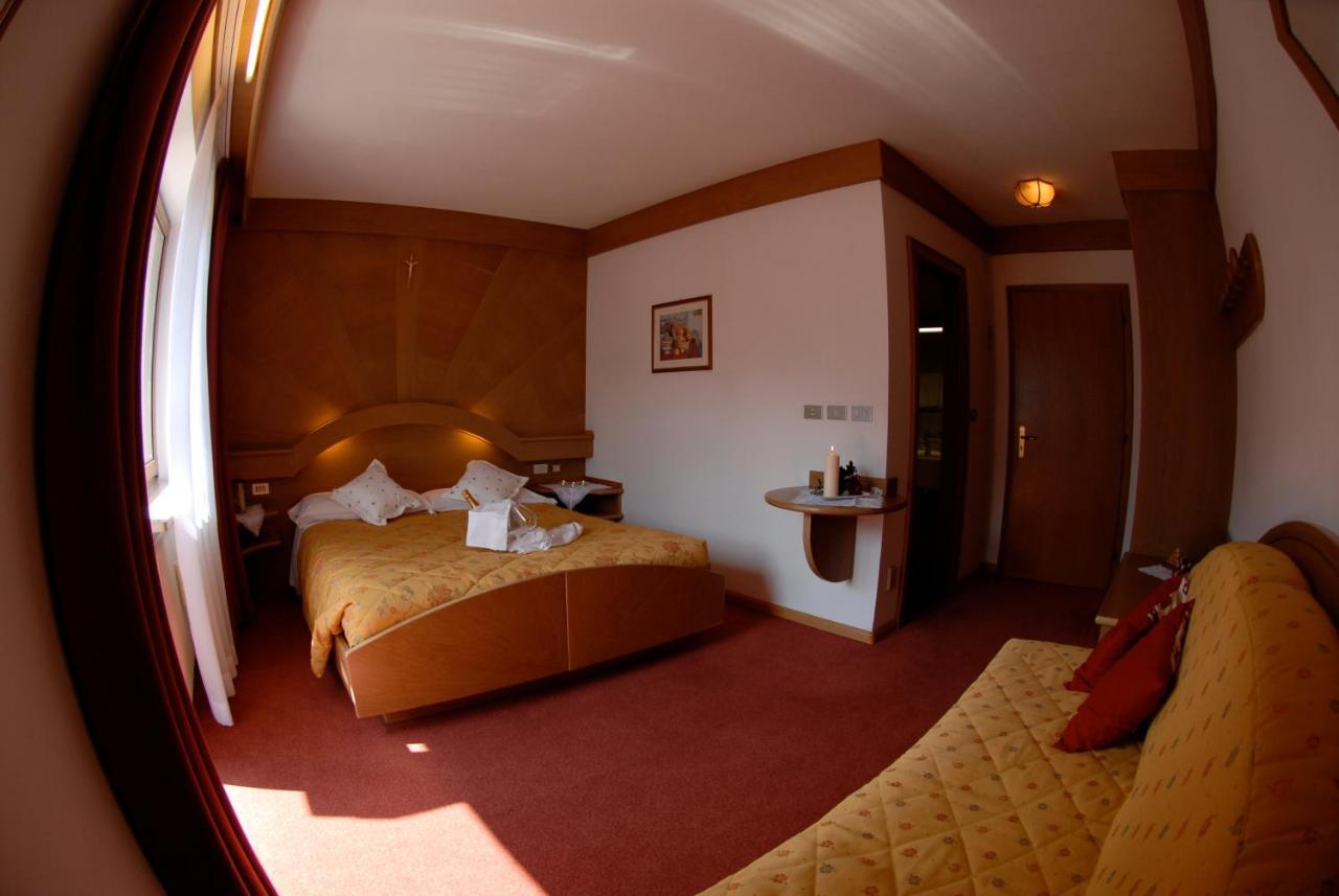 Hotel Catinaccio Vigo di Fassa Zimmer foto